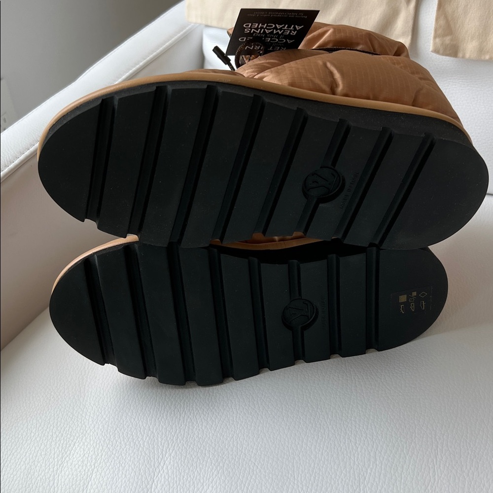 GIFTABLE! $1150 LOUIS VUITTON Monogram Nylon Pillow Comfort Boots - Size 7 / 37 - Picture 14 of 17